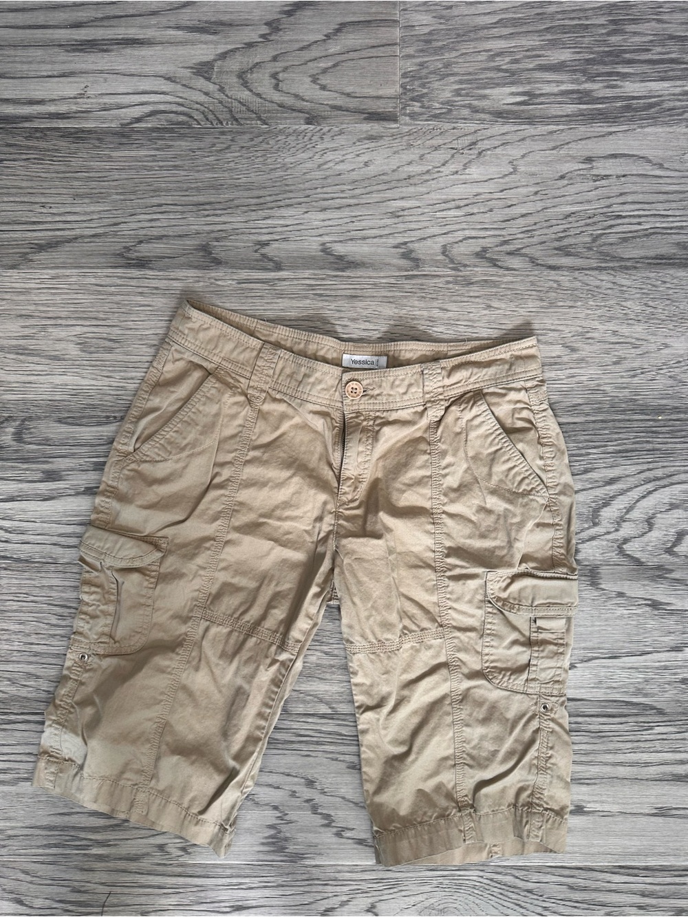 Women’s Beige Cargo Shorts with Utility Pockets - Unbranded